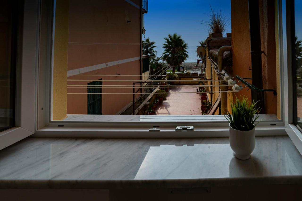 Casa Erika Fronte Mare Apartamento Varazze Exterior foto
